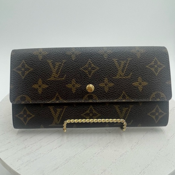 Louis Vuitton Handbags - LOUIS VUITTON Monogram Sarah Long Wallet